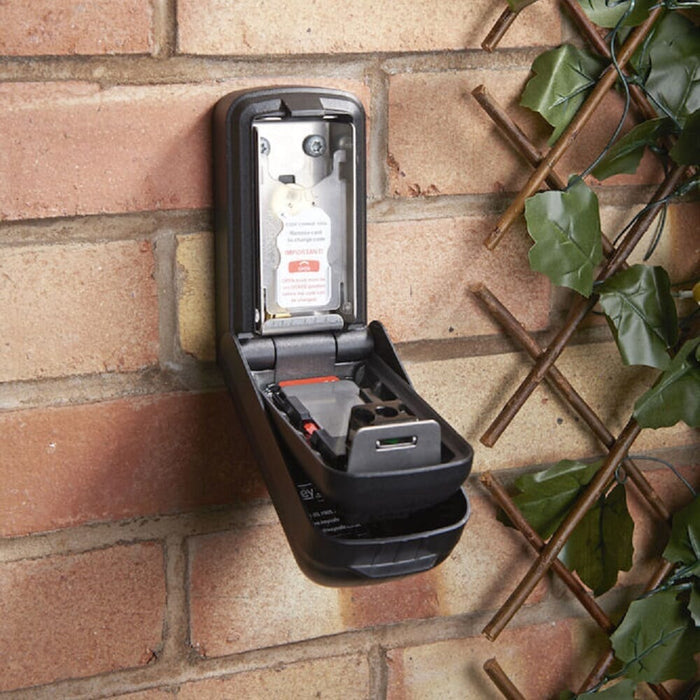 Lifestyle image of P500 Key Safe being used in a real-life setting.