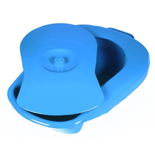 Image of Bed Pan with Lid on a plain background.