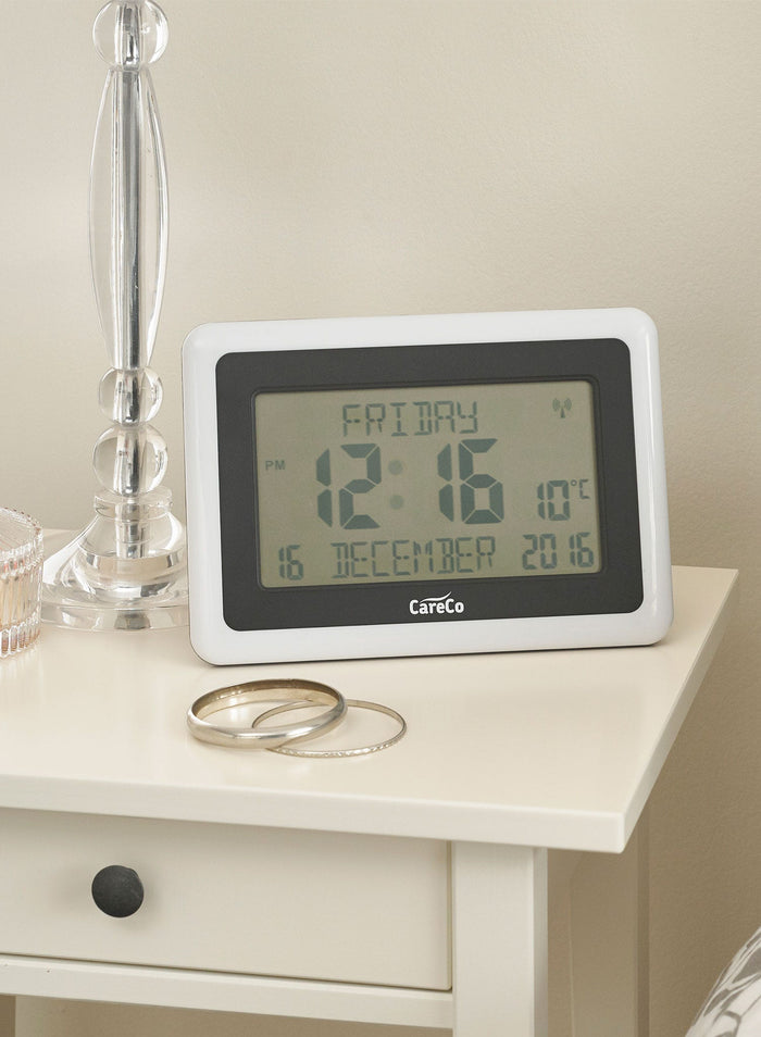 Clear Display LCD Clock