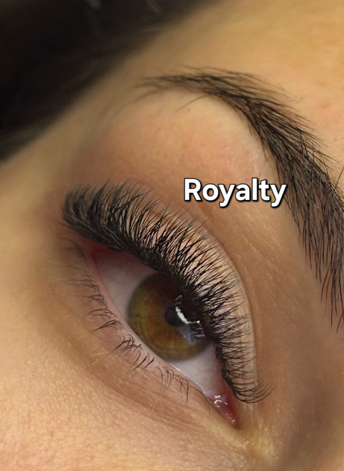 CLEARANCE The Royalty Curl C Box – Tweezer, Bond, Sealer, Remover by MinuLashes