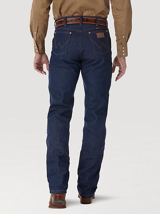 Wrangler Cowboy Cut original fit jean in rigid indigo, detail view of the denim fabric