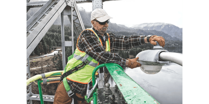 Carhartt Class 2 hi-vis mesh vest in brite lime, additional view of the front closure