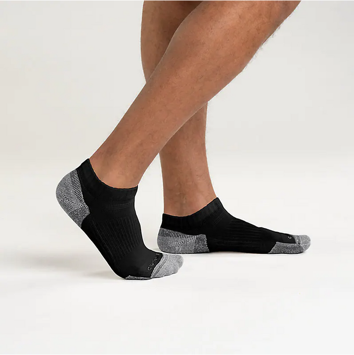 Carhartt midweight cotton blend low cut socks in black, further product image
