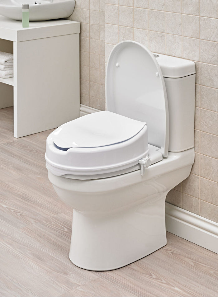 Reach Toilet Seat with Lid