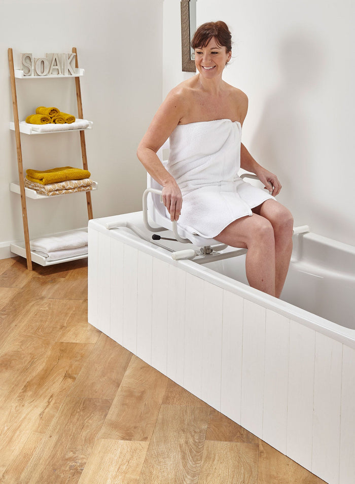 Saturn Swivelling Bath Chair