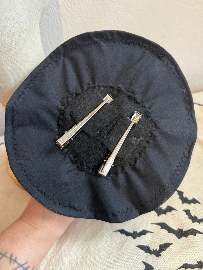 Witch hat base