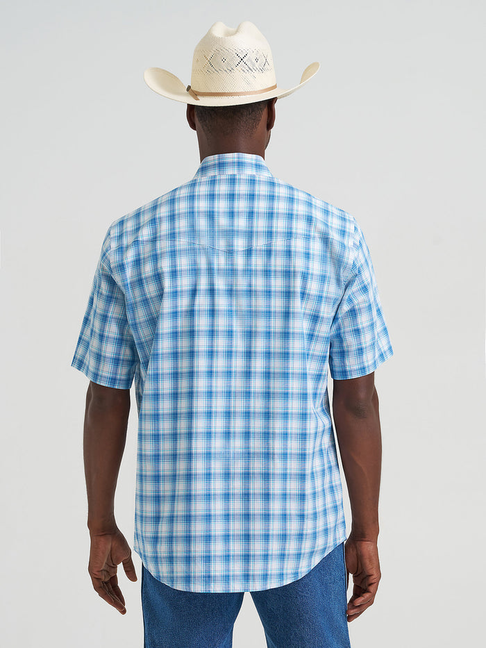 Wrangler wrinkle resist short-sleeve shirt in seaside blue, additional product view